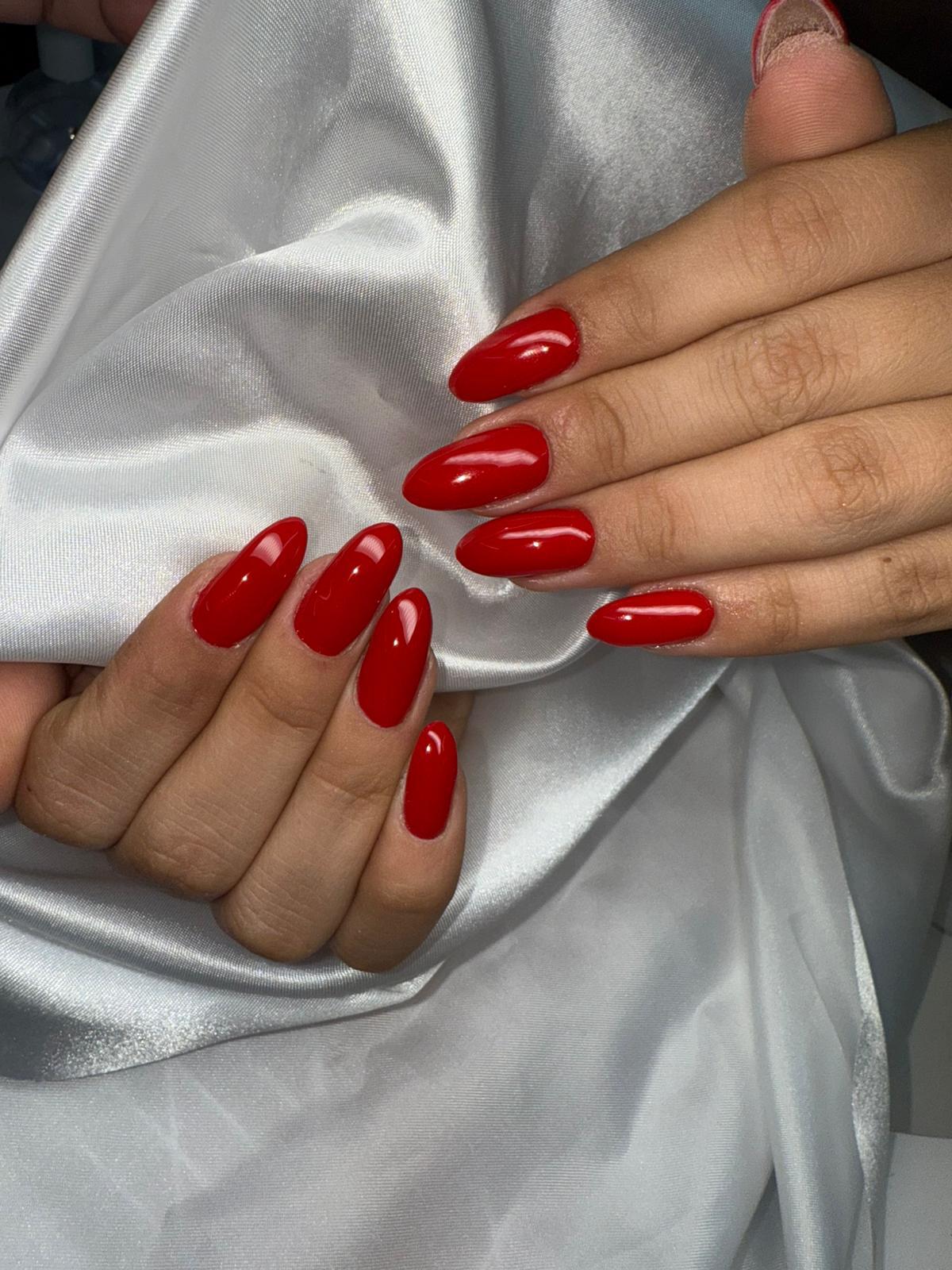 מילוי מניקור מקצועי בנתניה - מזל טיפוח ויופי